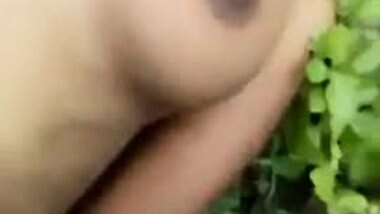 Lockdown me apni maal ko bagiche me choda