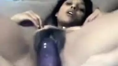 Mumbai chick Meenakshi’s wet pussy on cam 