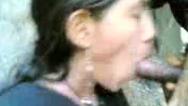 Desi College GF Sucking circumcised penis of BF In Hindi