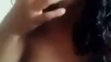 Hot Srilankan nude MMS video leaked