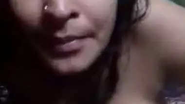 Desi XXX chick showing her naked hairless pussy and perfect tits