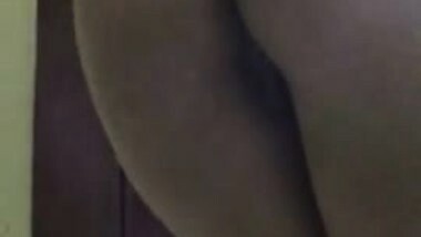 indian slut dancing and spanking 