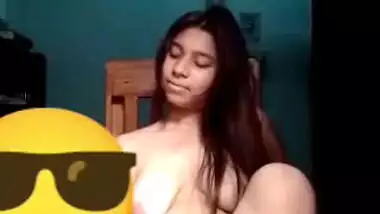 Horny chuibby bitch nude show on chair