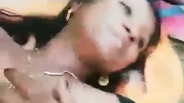 Cheating lady enjoys outdoor Tamil sex with her lover