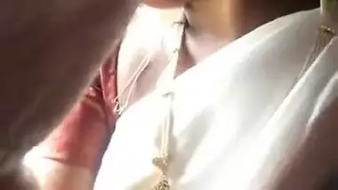 Indian mom showing boobs to festival