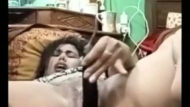 Horny slut masturbating fuck holes for double pleasure