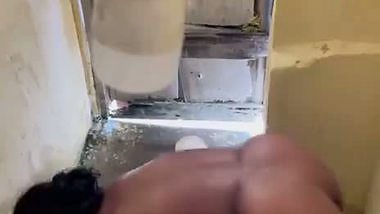 Mature big ass mom ready to take naked bath