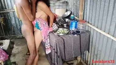 Mature Sonali whore willingly takes Desi XXX dick in the kitchen
