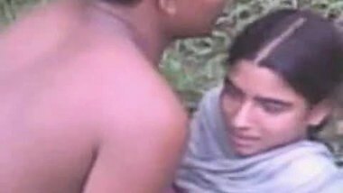 Indian porn vid of a village girl in jungle