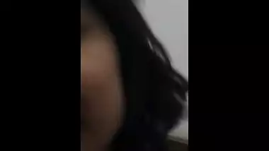 Indian shy girl’s home sex MMS with the hindi audio