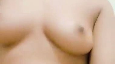 Beautiful nude show with fingering of sexy Indian girl