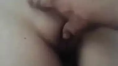 Beautiful desi teen girl pussy fingering by lover