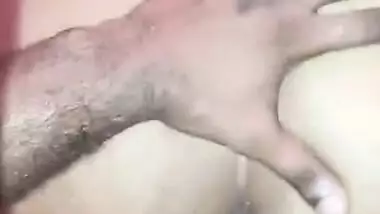 He Insert his Little Finger in her Butthole While he Fuck