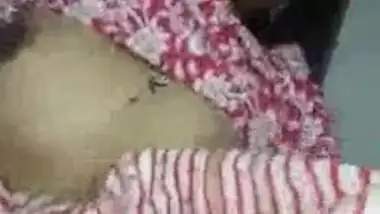 Hot telugu aunty pooku fucked by landlord