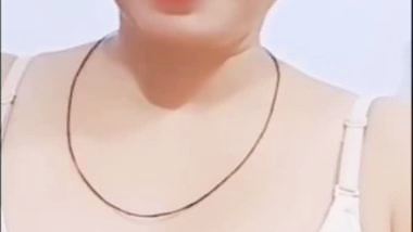 Young bhabhi stripping bra and showing boobs