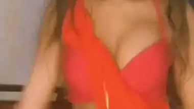 CUTIE DESI SEXY CLEAVAGE GIGGLE AWESOME