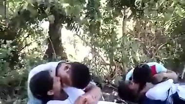 Indian college friends group sex mms in park