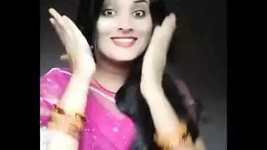 cute housewife bhabhi heena kumari exposing navel in transparent saree