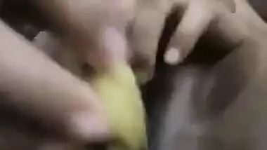 Masturbating with Banana mallu hot bhabhi vid