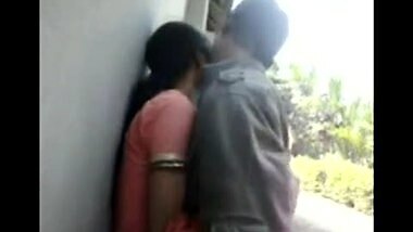 Bangladeshi college girl outdoor sex with lover mms
