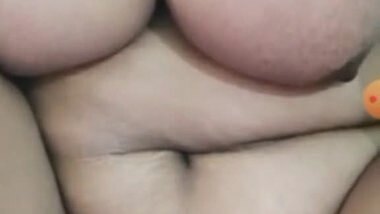 Today Exclusive -horny Girl Shows Her Boobs And Pussy