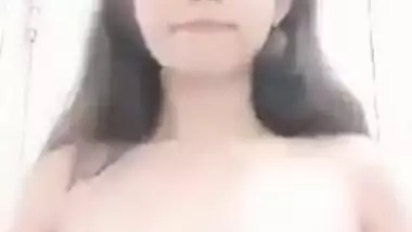 Cute Desi Girl Showing boobs