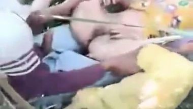 Gaon ki randi outdoor fucking – Threesome desi sex