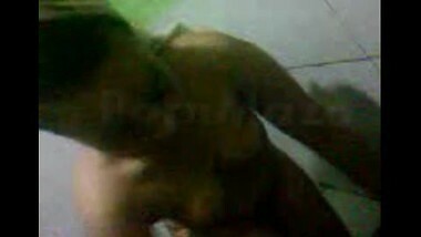 Free porn mms clip of young bengali bhabhi caught by maid during bath