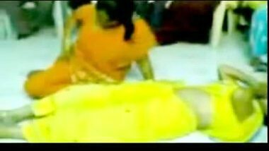 indian auntys doing a dirty dancing