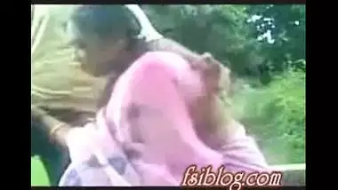 Indian mature lady sucking cock outdoor