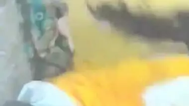 Yellow kameez girl hidden cam sex video with BF leaked