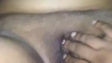 DESI INDIAN HUBBY RUBBING CLIT OF WIFE
