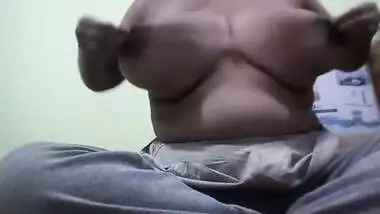 Fat bhabhi flaunting her big boobs