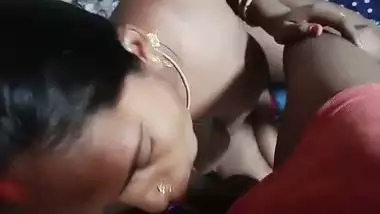 Desi Bhabhi gives a blowjob to her devar in the Indian sex