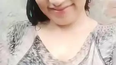 Paki Pathan Girl Showing Boobs