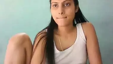 Hot Indian Bhabhi Showing Pussy