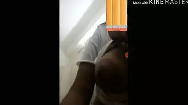 Hot desi GF showing yummy boobs