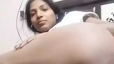 Desi Girl Showing Her Ass and Pussy