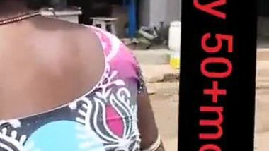 Very huge ass and backless of desi saree aunty