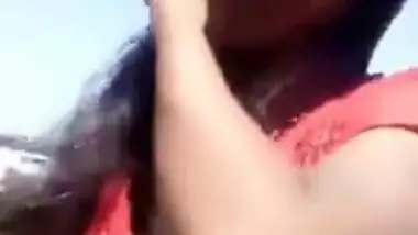 Young Chennai Girl Shows her boobs and blows his BF in Beach
