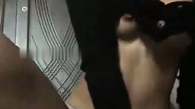 Sexy girl takes a huge dildo in her cunt in Indian mms porn