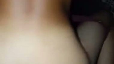 An 18-year-old GF’s desi xxx sex video with her lover