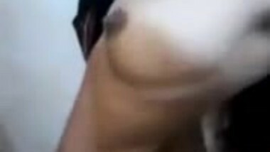 Desi young College girl bathroom selfie slim full nude