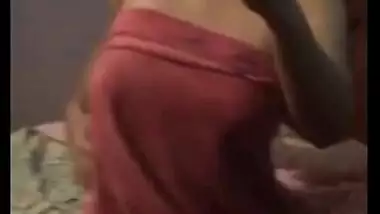 Desi sexy bhabi open her dress