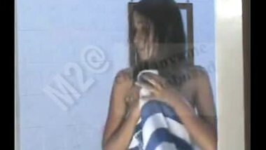 TV Actress – Shweta Tiwari Boobs Show