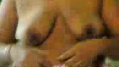 Shy Busty indian Aunty expose her Boobs to her BF