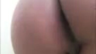 Indian bhabhi showing her full nude body in bathroom 