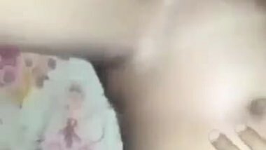 Desi girl fucking hard with moans viral porn