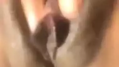 Fingering Indian masturbation video