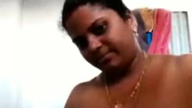 boobby shela aunty showing boobs